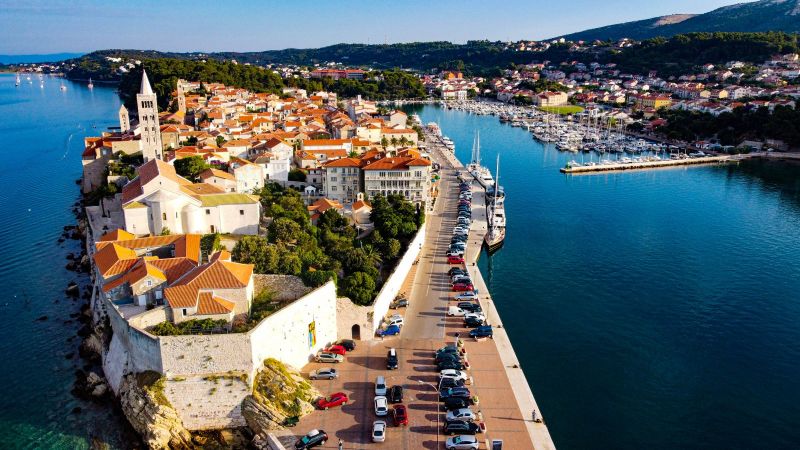 FREE CITY GUIDE FREE CITY GUIDE